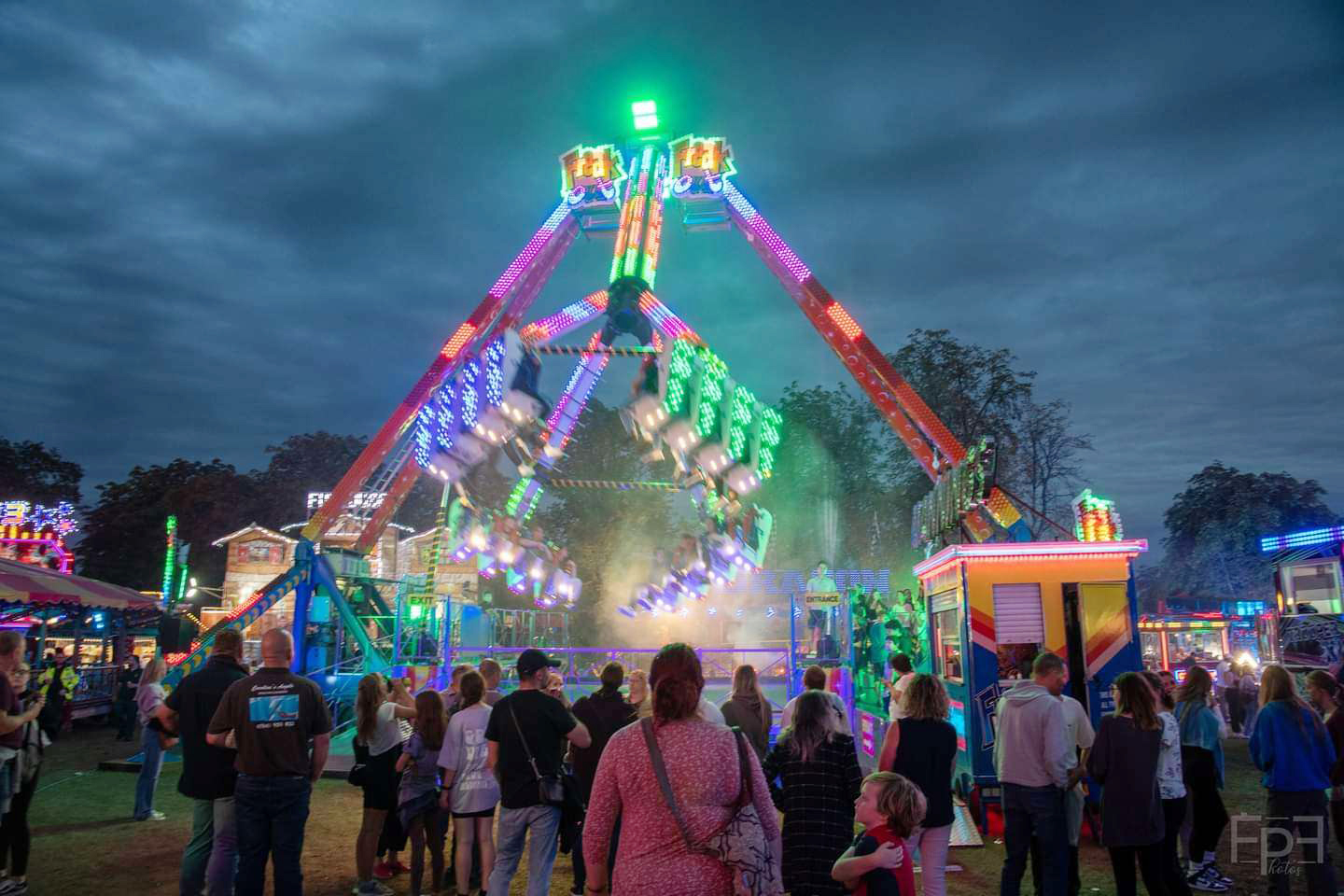A Guide To Choosing The Right LED Amusement Light & Holiday Lights